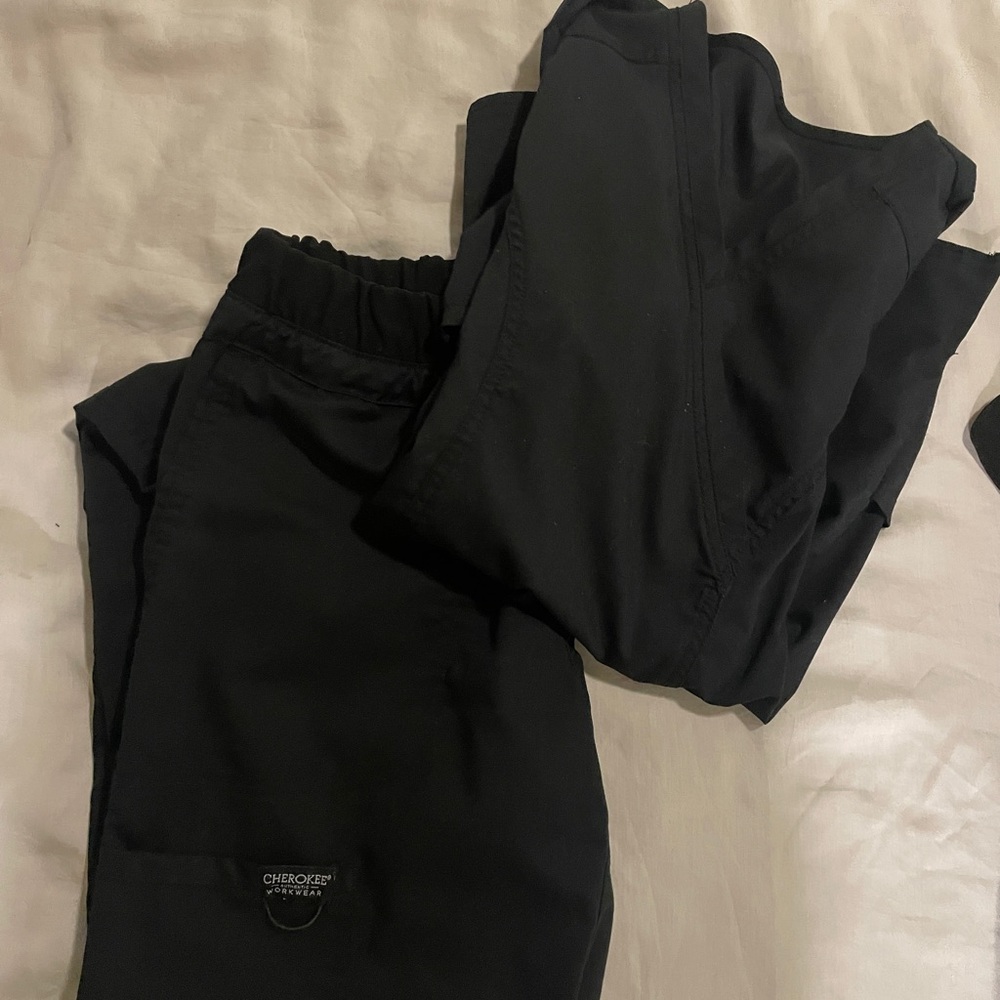 CHEROKEE WOMEN’S BLACK SCRUBS SET- SIZE S